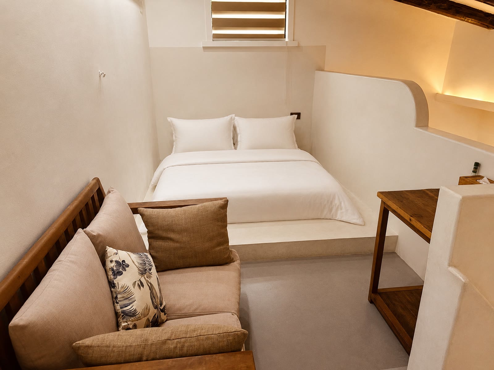 Sycamore Coffee Loft: The 1.35 m bed upstairs